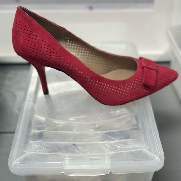 NWOB Sole Society perforated pointed, toe heel with bow - Picture 4 of 4